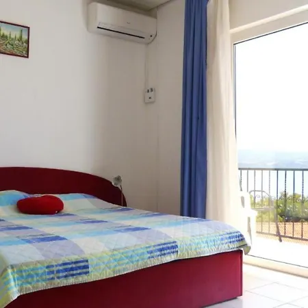 Nemira Lägenhet Omiš