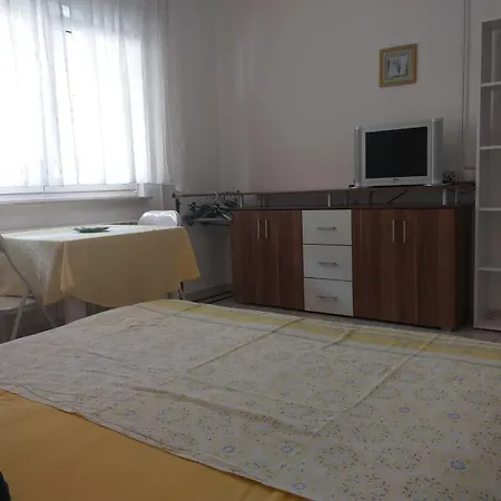 Apartment Nemira Omis